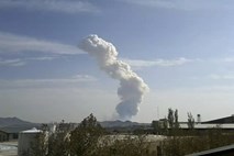 Viri: Za silovito eksplozijo v iranskem skladišču streliva stoji Izrael