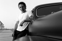 Bruce Springsteen naslednje leto na svetovno turnejo, njegova Born In The USA pa na zid slavnih