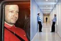Nov zvočni posnetek: "Sem Anders Breivik. Rad bi se predal."