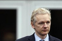 Assange: To ni doba transparentnosti, količina tajnih podatkov največja doslej