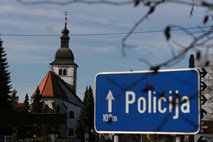 Kazen za spolni napad župnika na otroka bo plačala slovenska RKC