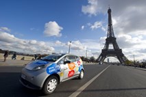 Pariz z novim sistemom izposoje električnih avtomobilov po principu "Bicike(lj)"