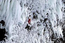 Foto: Drzna plezalca preplezala najnevarnejši in najlepši vzpon na svetu