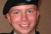 Wikileaks: Vojak Bradley Manning danes prvič pred sodniki, grozi mu dosmrtni zapor
