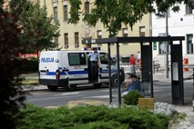 Poziv očividcem: V Logatcu se je zgodila prometna nesreča, vendar je storilec odpeljal