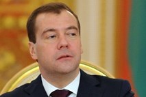 Medvedjev bo danes zadnjič nagovoril ruski parlament