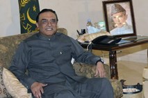Pakistanski premier: Določene institucije v državi načrtujejo zaroto proti vladi