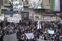 V Siriji na strehah ostrostrelci, nejasna usoda opazovalcev Arabske lige