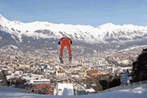 V Innsbrucku bo danes skakalo pet Slovencev: Roberta Kranjca je dušila zadrga
