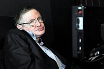 Stephen Hawking med največje uganke vesolja šteje tudi nežnejši spol