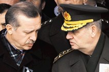 Erdogan nadaljuje čistko med generali