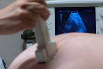 Rast zarodka povezana s tveganjem za splav