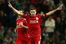 Steven Gerrard ostaja zvest Liverpoolu