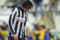 Navijač Juventusa na eBayju prodajal Amaurija in zanj dobil več milijonsko ponudbo