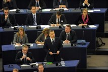 Evropski poslanci kritični do Orbana: Smo morda vsi shizofreni?