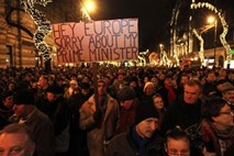Orban naj bi skušal preprečiti proteste opozicije v središču Budimpešte