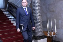 Pahor: Brez enotne fiskalne politike si ne predstavljam evra kot trdne valute
