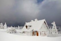 Balkan še vedno v primežu snega, nizkih temperatur in močnega vetra