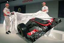 Srebrna puščica se predstavi: McLaren razkril nov dirkalnik za sezono 2012