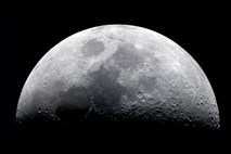 Nasa razkrila nove posnetke daljne strani Lune in Vzhodnega morja