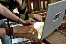 V letu 2011 skoraj podvojitev števila spletnih goljufij in kraje identitete