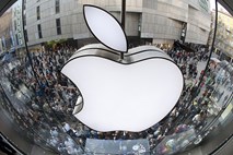 Apple s svojo politiko partnerske družbe sili v kršenje pravic delavcem