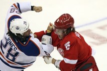 NHL: Rdeča krila po kazenskih strelih ugnala Anaheim, Muršak sprožil en strel