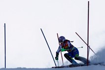 Poutiainenova vodi po prvi vožnji slaloma, Mazejeva na enajstem mestu