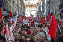 Na Portugalskem največje demonstracije v zadnjih tridesetih letih
