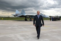 Putin pred volitvami za krepitev ruske vojske kot odgovor na protiraketni ščit