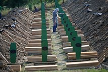 Karadžić: Za zločine v Srebrenici nisem vedel