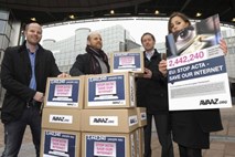 Acta: Poslanstvo razumljivo, napačen je pristop; Bruselj prejel 2,5 milijona podpisov