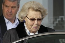 Nizozemska kraljica Beatrix obiskala sina v londonski bolnišnici