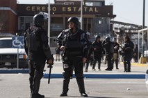 Narkokarteli na udaru: Mehiška policija našla tri grobnice z več kot ducat trupli
