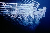 Znanstveniki so prepričani, da je za nesrečo Titanika kriva Luna