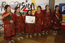 Rusija za nastop na Eurosongu izbrala skupino babic