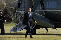 Spet prijatelja: Obama in Karzaj po zažigu Koranov o nadaljevanju partnerstva