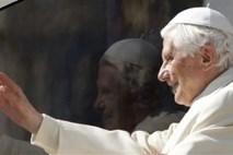 Papež proti istospolnim porokam: Tradicionalna poroka ne sme biti narobe interpretirana