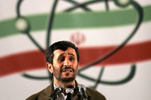 Ahmadinedžad Zahodu sporoča, naj preneha ustrahovati Iran