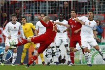 Bayern deklasiral Basel, infarktna končnica v Milanu