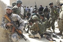 Bodo vojaku, ki je ubil 16 civilistov, večinoma žensk in otrok, sodili v Afganistanu?
