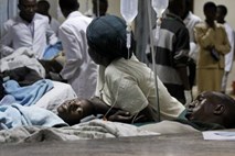 Mogadiš: Ob poslopju vlade samomorilski napad, trije mrtvi, šest ranjenih