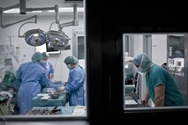 Znanstveniki odkrili vzrok za zavest med operacijami pod splošno anestezijo