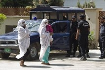 Al Arabiya objavila posnetek vdov, otrok in vnukov Osame bin Ladna v priporu