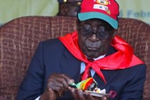 Mugabe "kipi od zdravja"; ugibanja o bolezni so bile "laži zahodnih medijev"