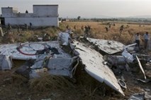 V letalski nesreči v Pakistanu ni preživelih