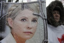 Julijo Timošenko ponoči na hitro premestili iz zapora v bolnišnico