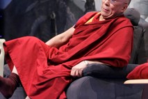 Dalajlama odgovarja: Seveda me zamikajo tudi ženske