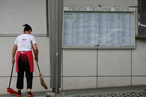 Aprila v Sloveniji manj kot 110.000 brezposelnih