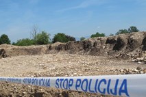 Foto: Na deponiji gramoza našli posmrtne ostanke najmanj dveh oseb